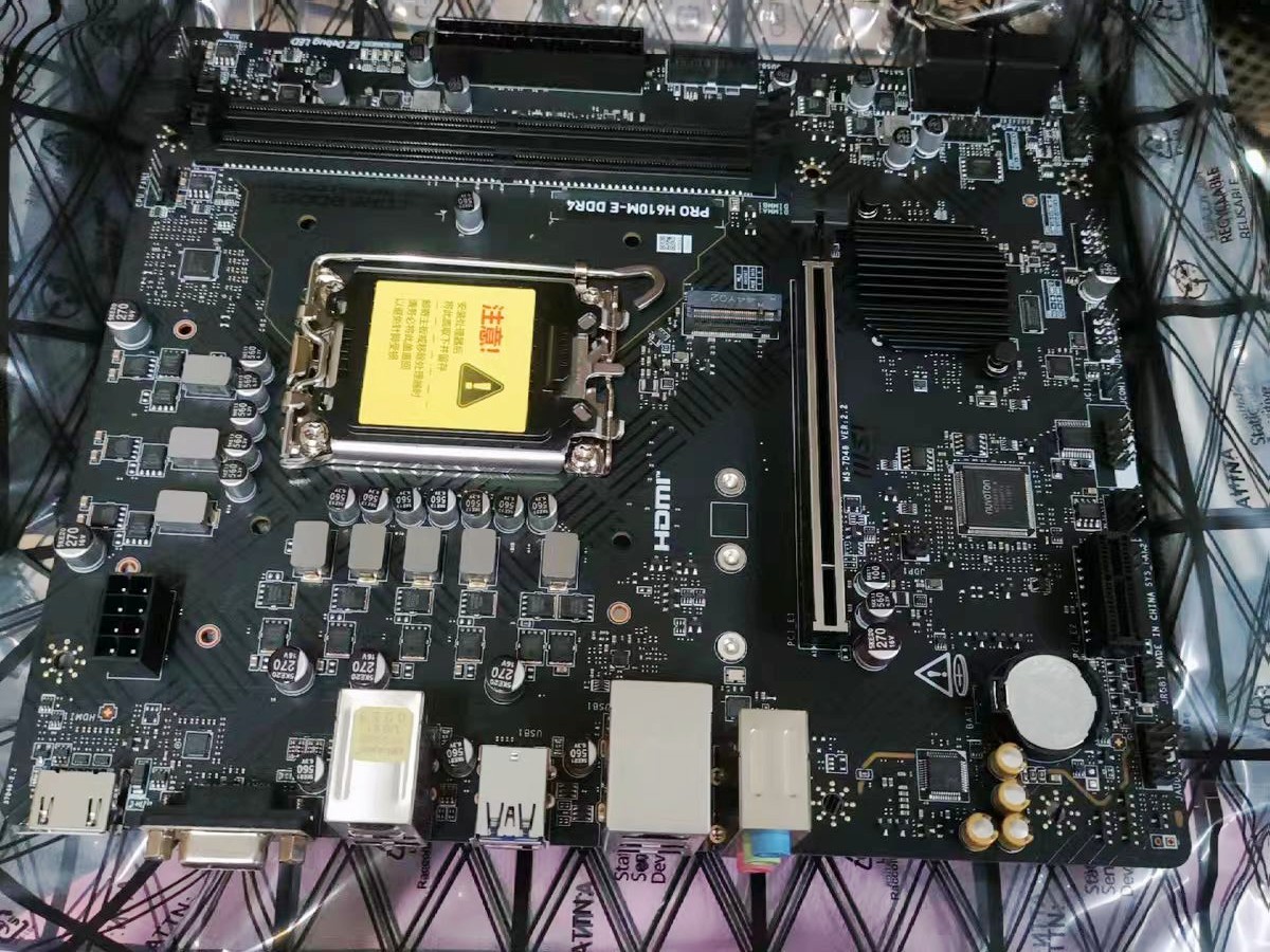 電子部品およびフレキシブル回路用のナローギャップコーティングダイ押出ダイヘッド