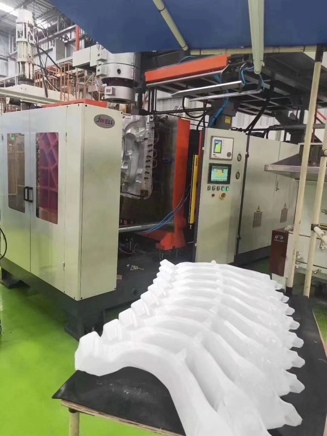 Jwell 自動エアダクト・オイルフィラーパイプ用三次元ブロー成形機（ロボット）